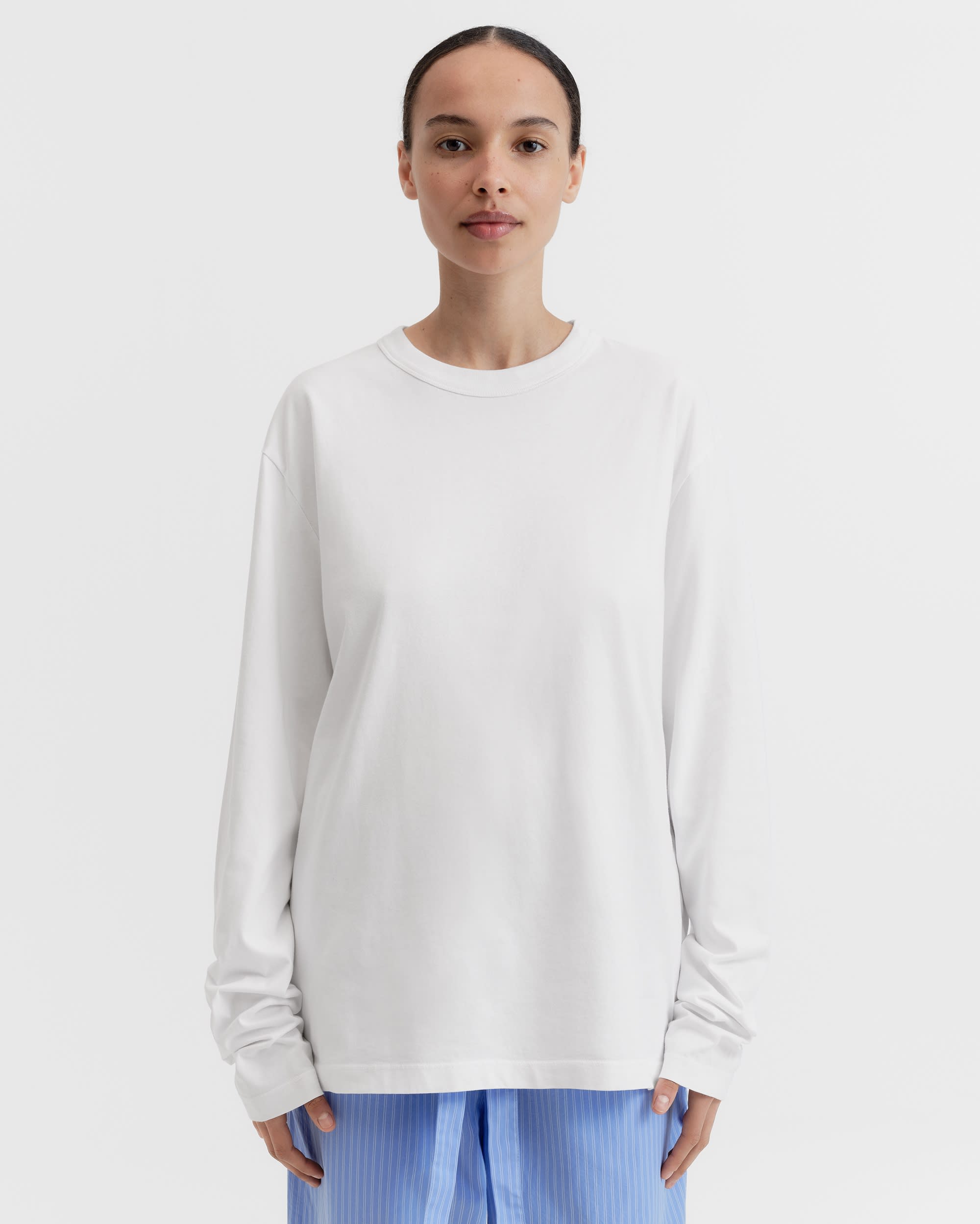 White long-sleeved t-shirt
